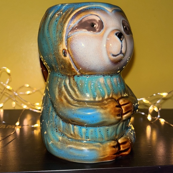 🐇 Sloth mug - Pacifica Home - Fine ceramic - 5” x 2.5” -Dishwasher & Micro safe - Picture 6 of 8